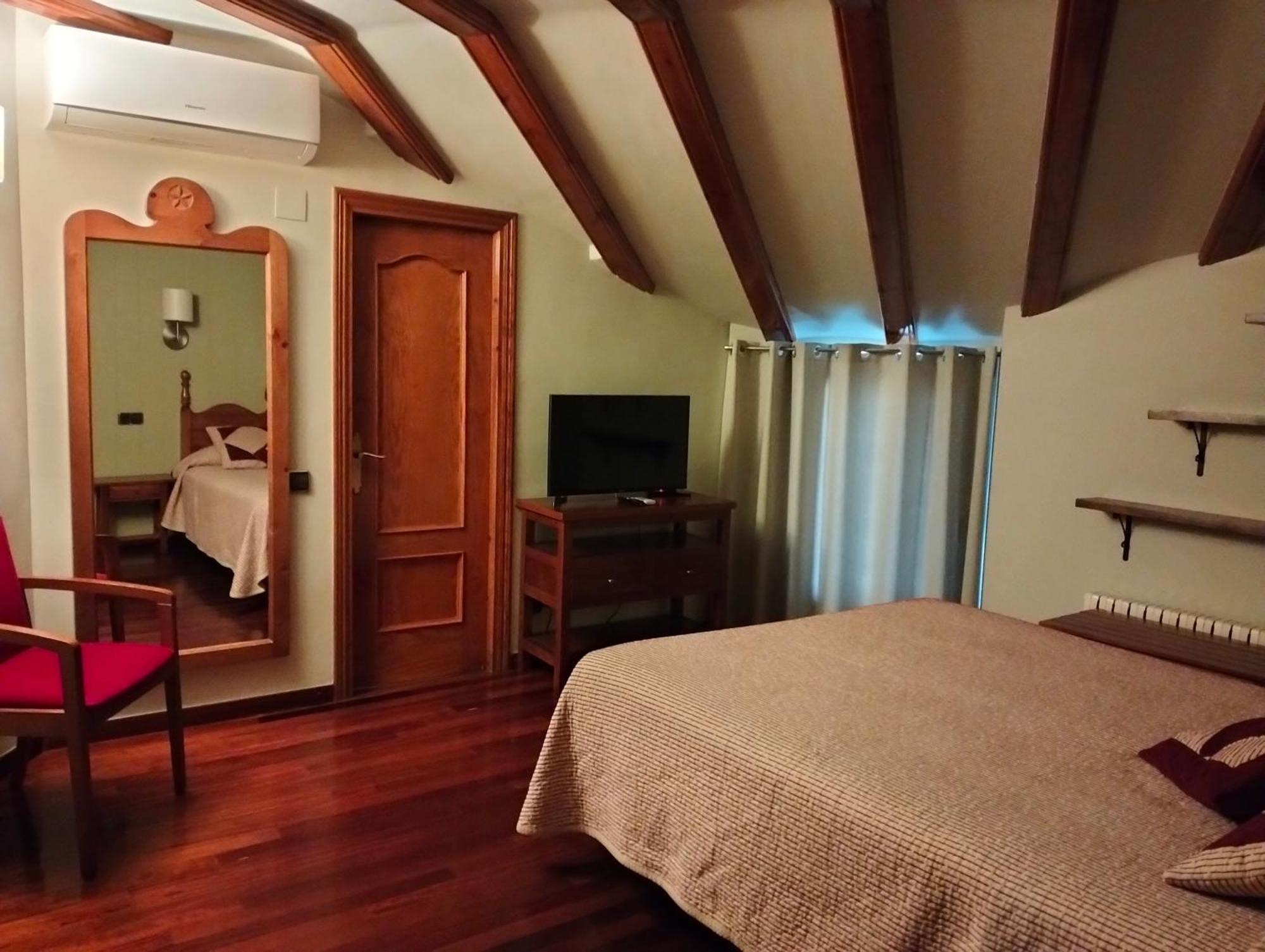 Hotel Aragueells Benasque Ngoại thất bức ảnh