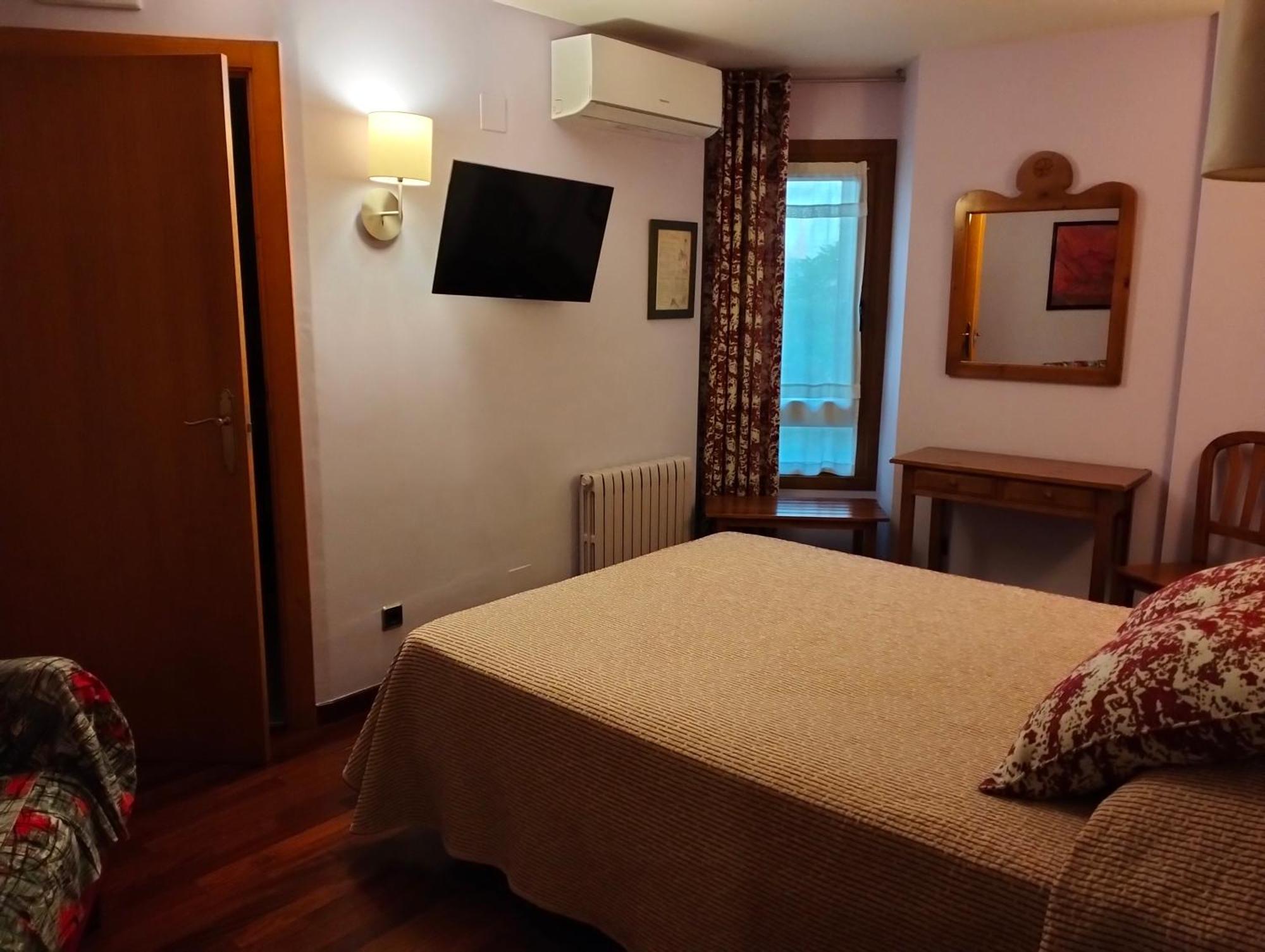 Hotel Aragueells Benasque Ngoại thất bức ảnh