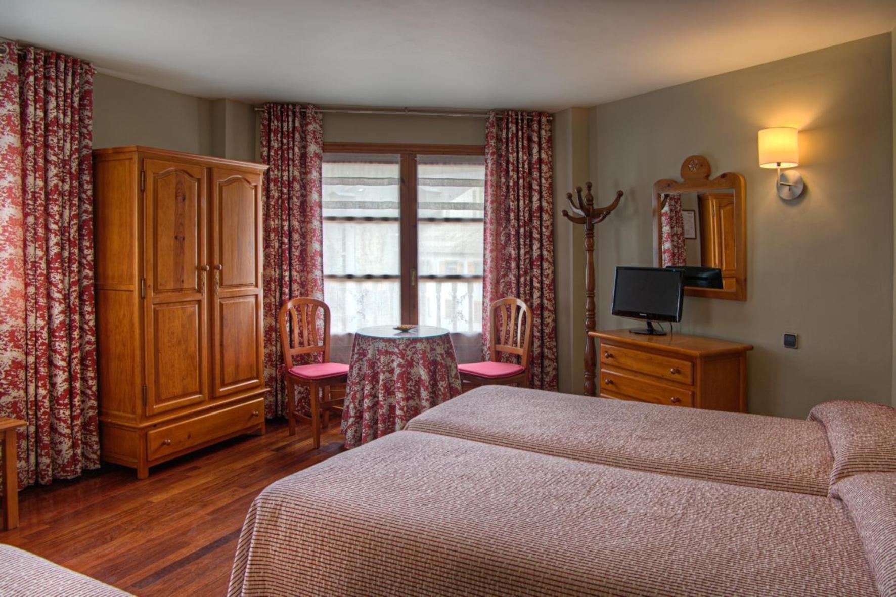 Hotel Aragueells Benasque Ngoại thất bức ảnh