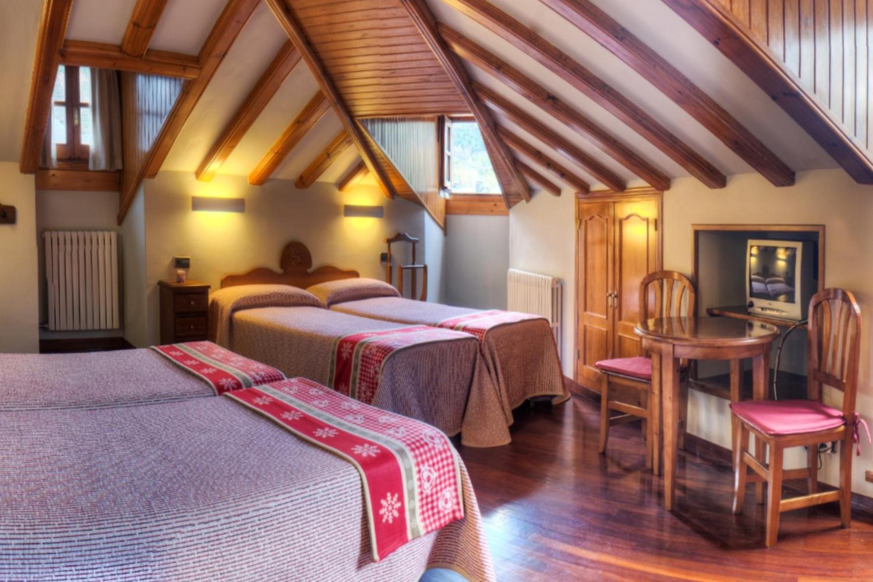 Hotel Aragueells Benasque Ngoại thất bức ảnh