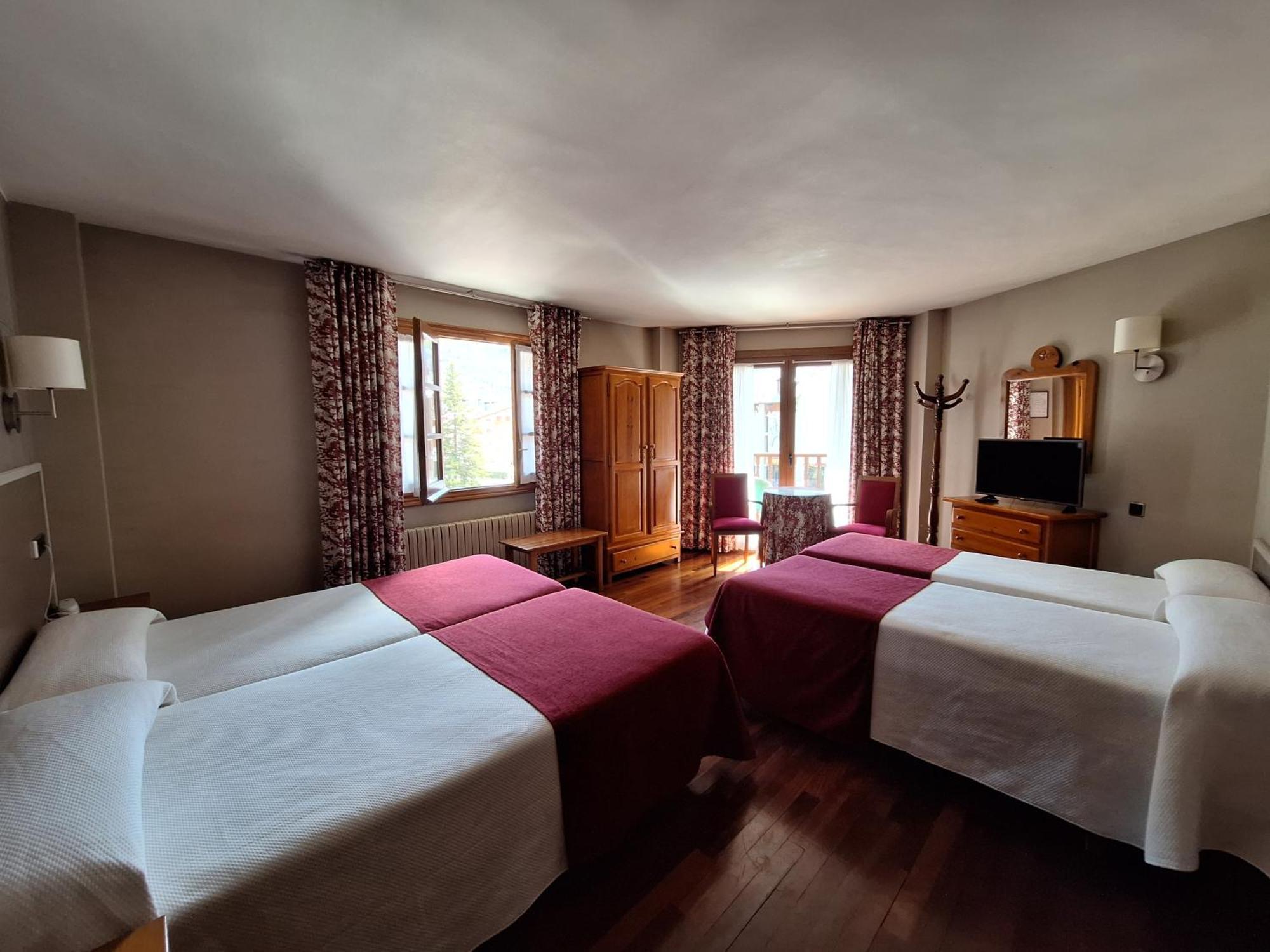 Hotel Aragueells Benasque Ngoại thất bức ảnh