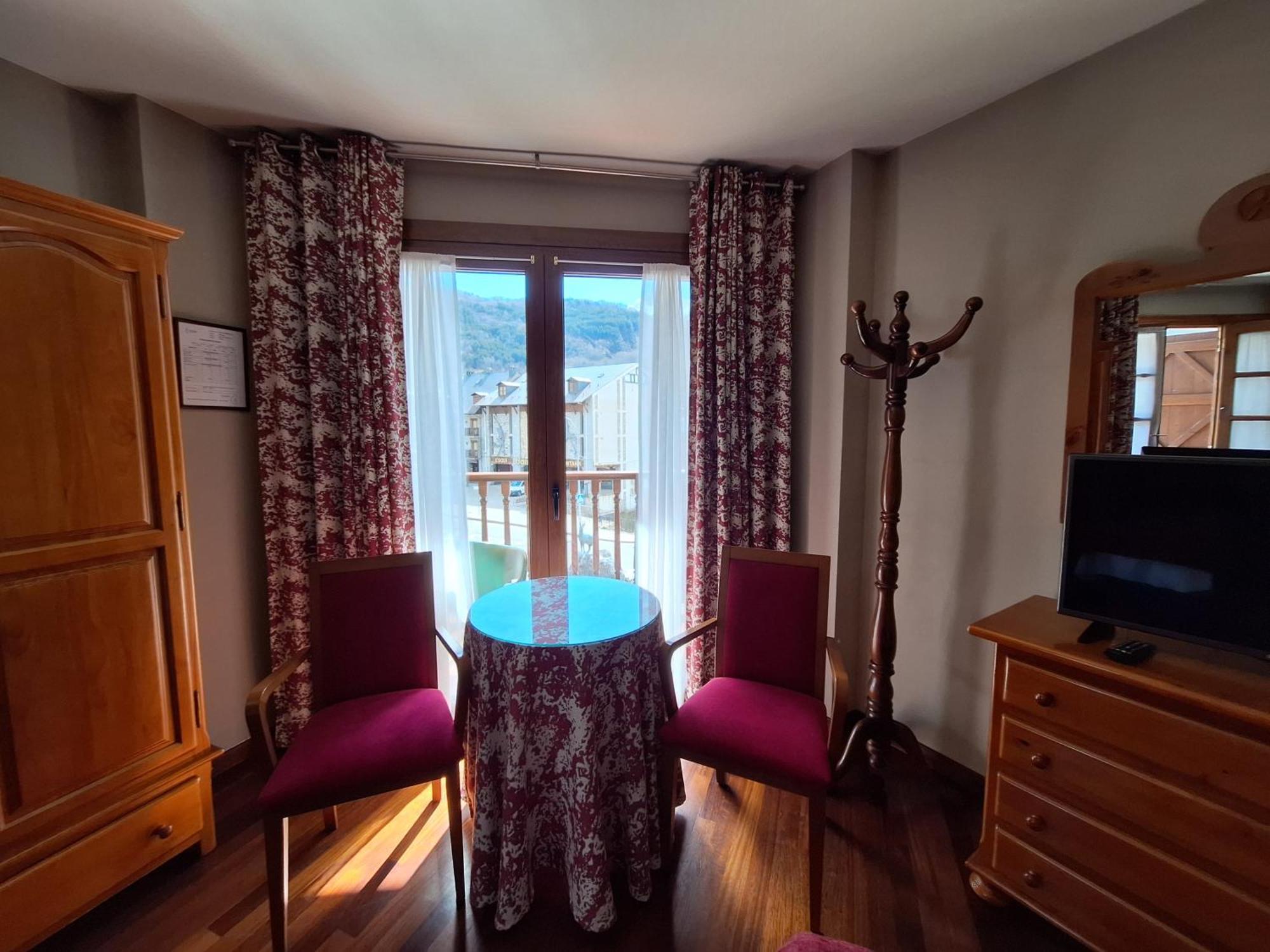 Hotel Aragueells Benasque Ngoại thất bức ảnh