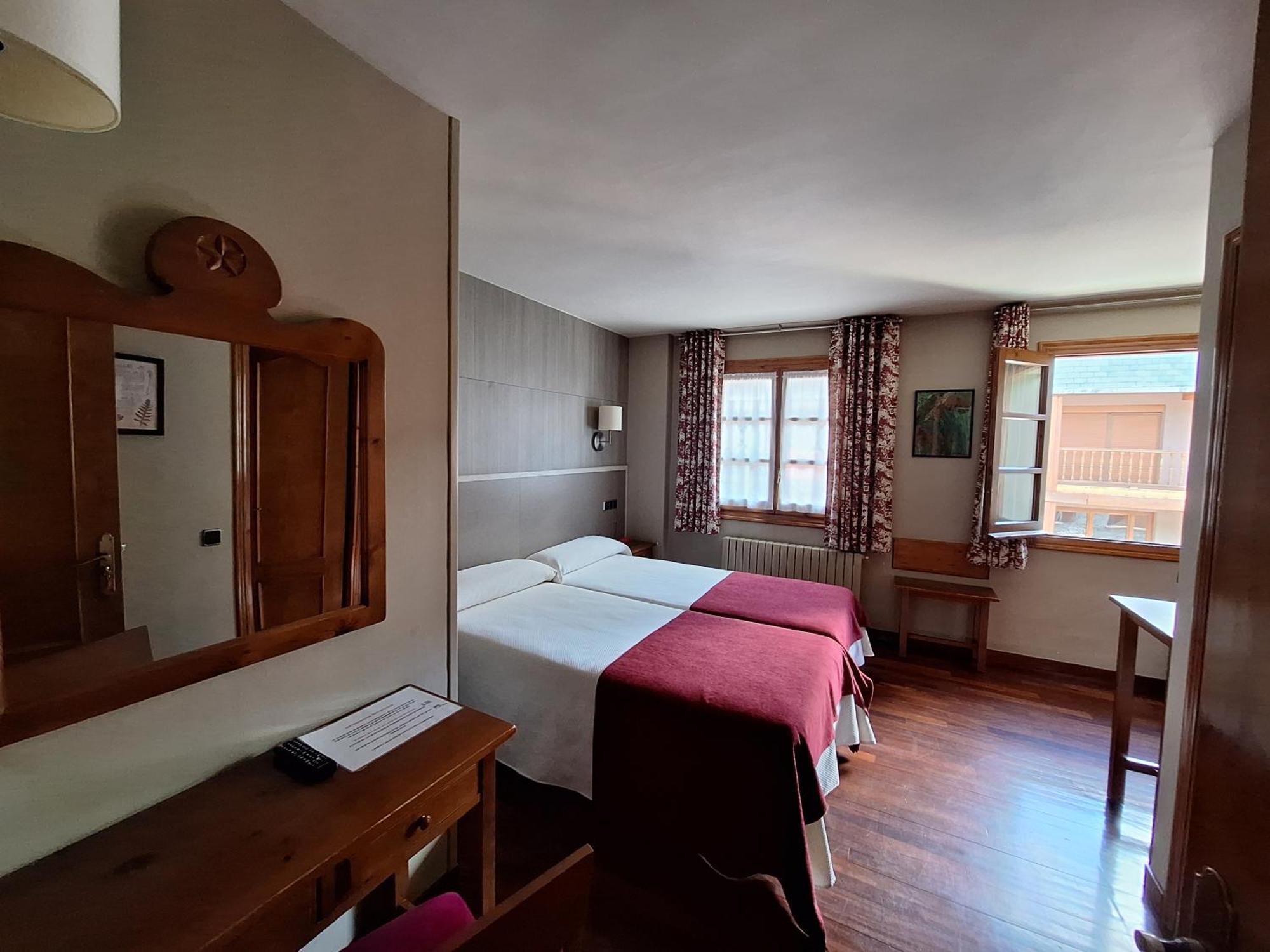 Hotel Aragueells Benasque Ngoại thất bức ảnh